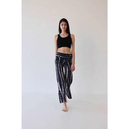 Printed Flare Yoga Pants | Soft Lines & Gentle Support