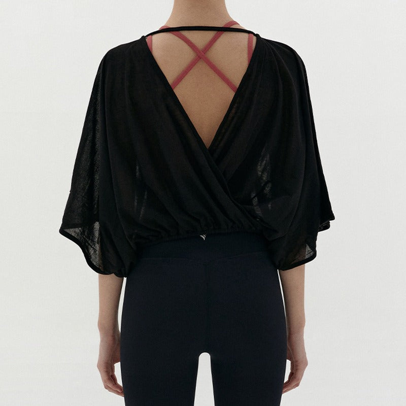 Airy Yoga Cover-Up | Light Layers for Studio & Daily Life