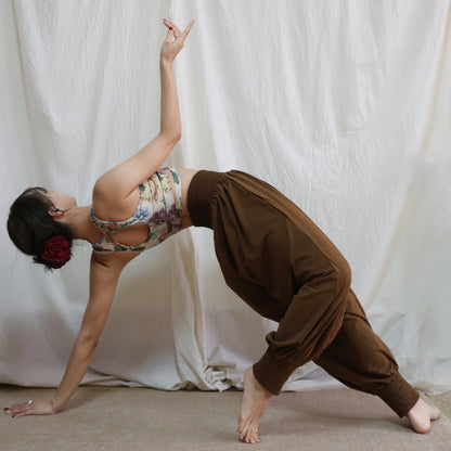 Relaxed Open-Back Flow Yoga Set | Soft Structure & Everyday Ease